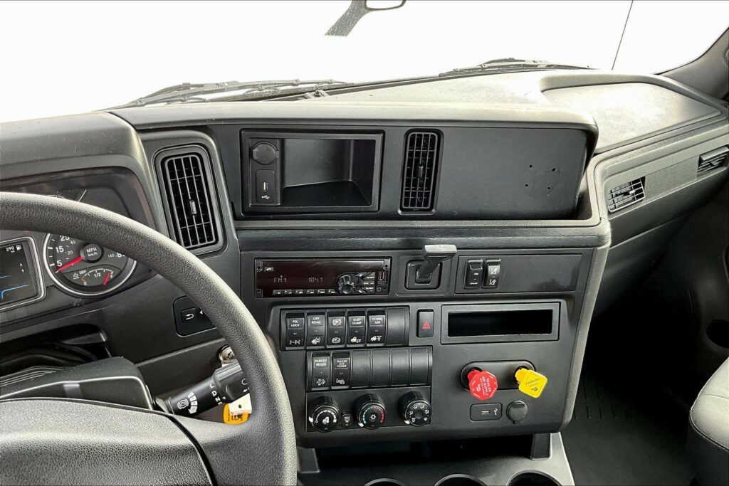 2019 INT LT625 6×4 Day Cab