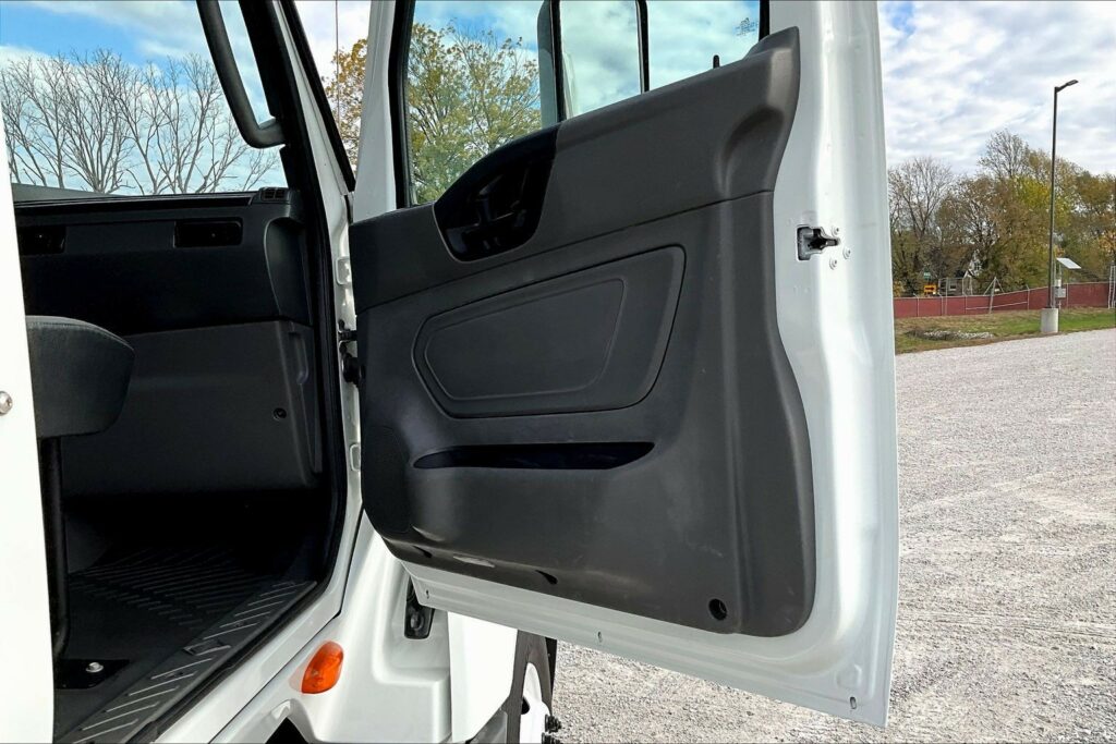 2019 INT LT625 6×4 Day Cab