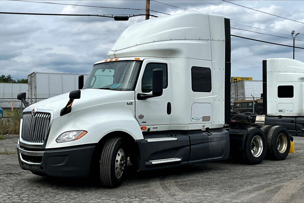 2022 INT LT625 6×4 Sleeper