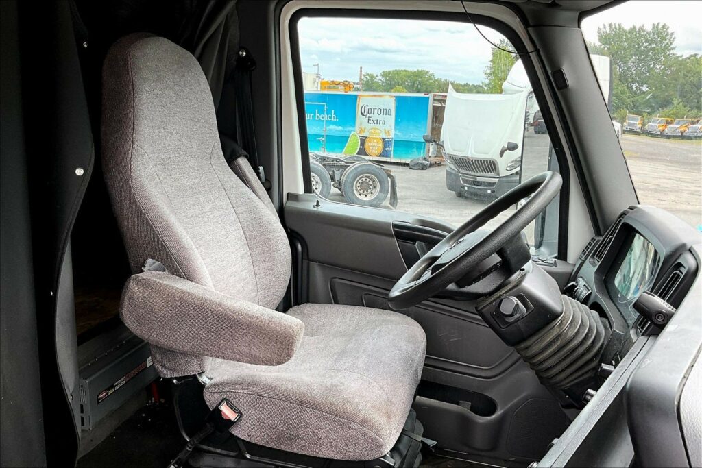 2022 INT LT625 6×4 Sleeper