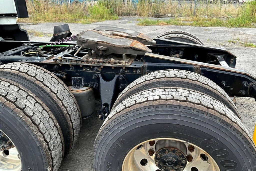 2022 INT LT625 6×4 Sleeper