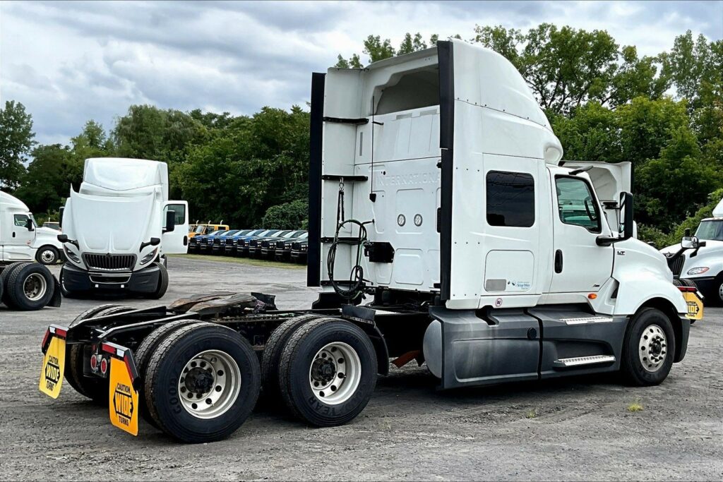 2022 INT LT625 6×4 Sleeper