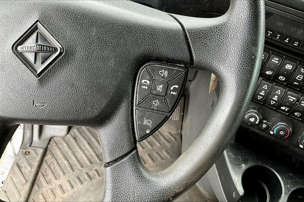 2022 INT LT625 6×4 Sleeper