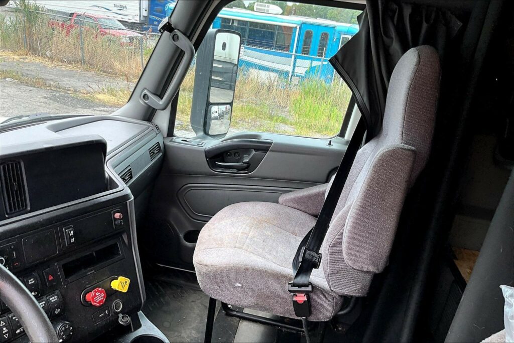 2022 INT LT625 6×4 Sleeper