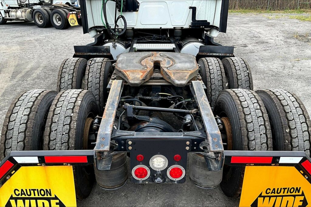 2022 INT LT625 6×4 Sleeper