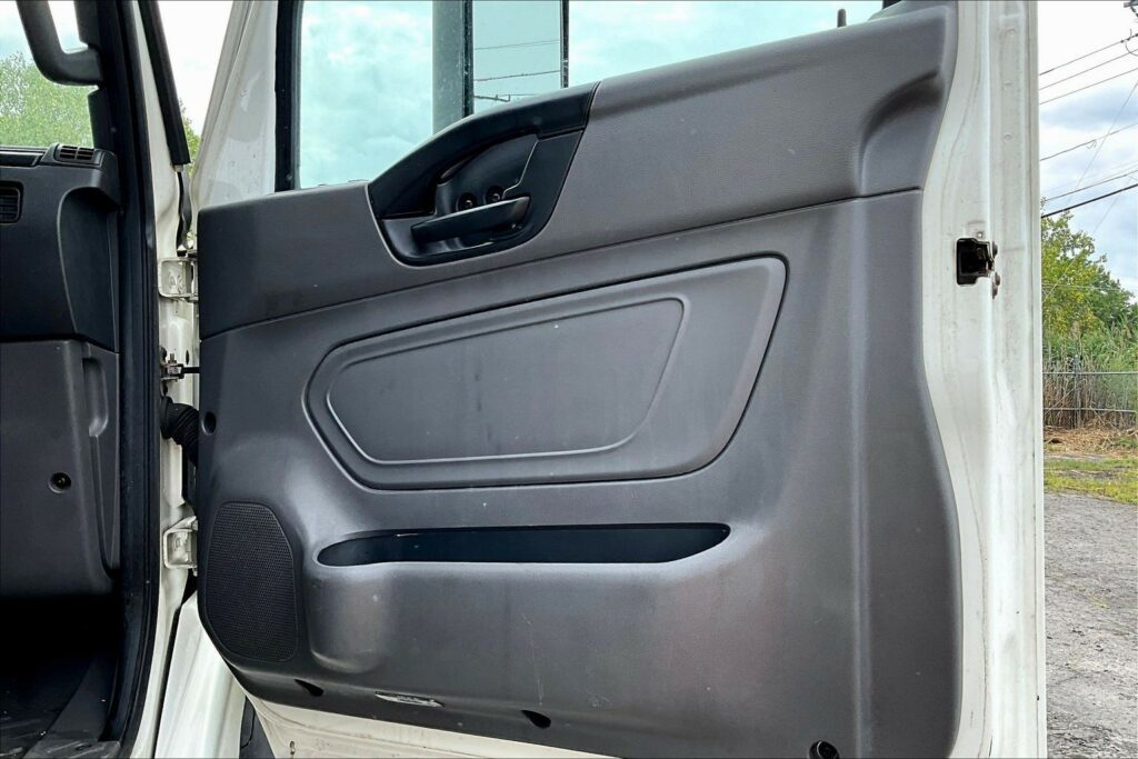 2022 INT LT625 6×4 Sleeper