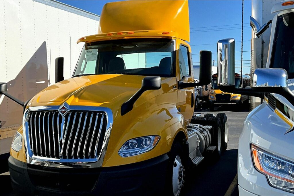 2019 INT LT625 6×4 Day Cab
