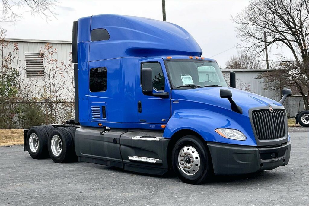 2022 INT LT625 6×4 Sleeper
