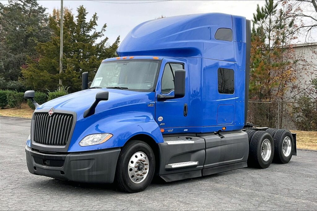 2022 INT LT625 6×4 Sleeper