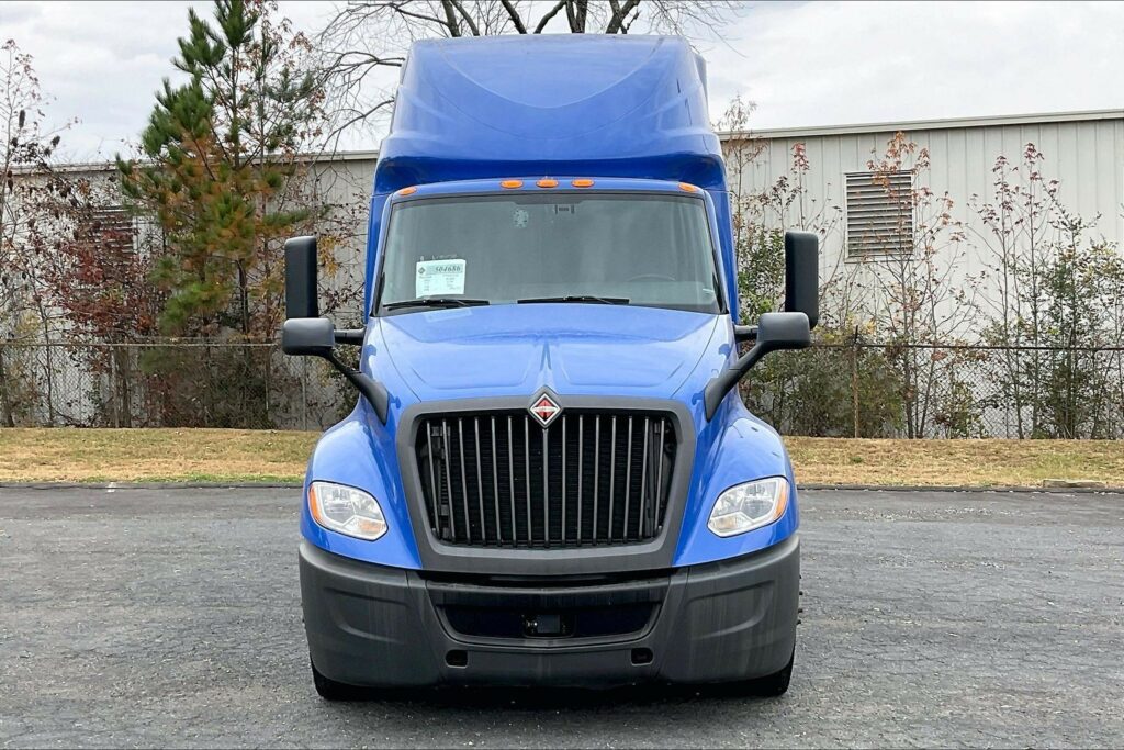 2022 INT LT625 6×4 Sleeper