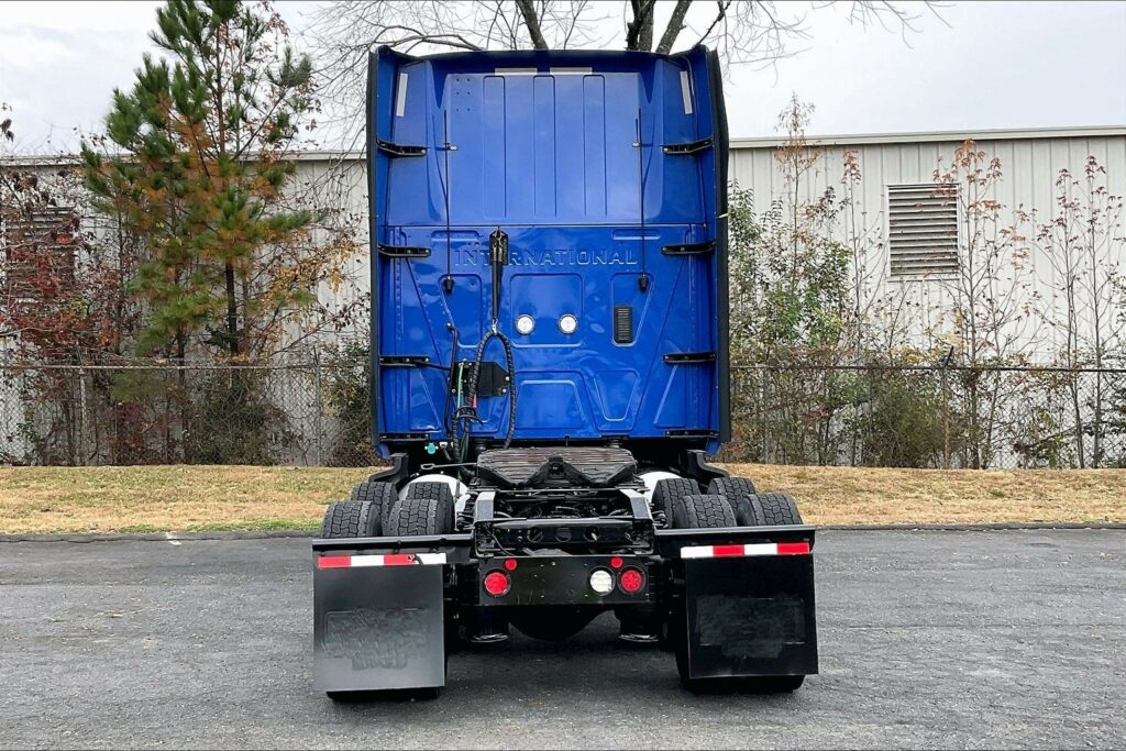 2022 INT LT625 6×4 Sleeper