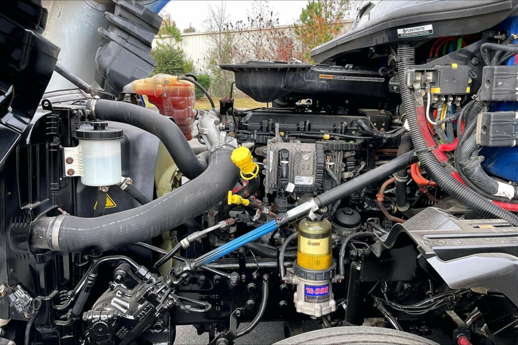 2022 INT LT625 6×4 Sleeper