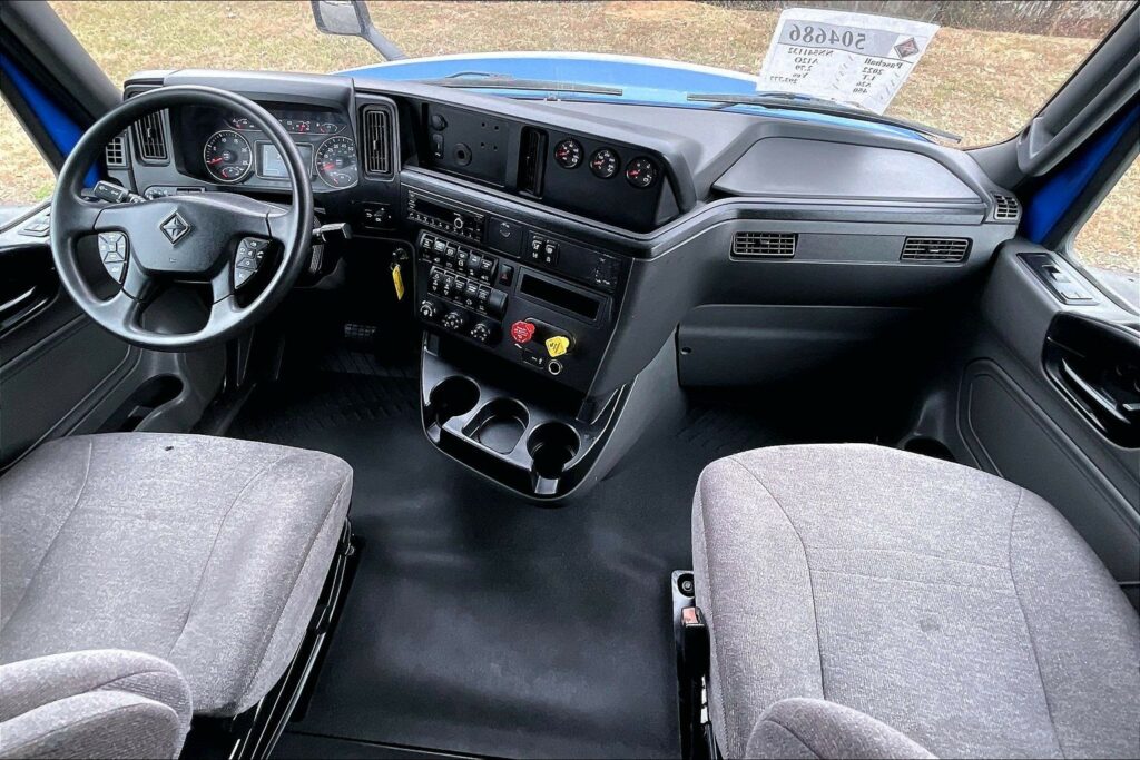 2022 INT LT625 6×4 Sleeper