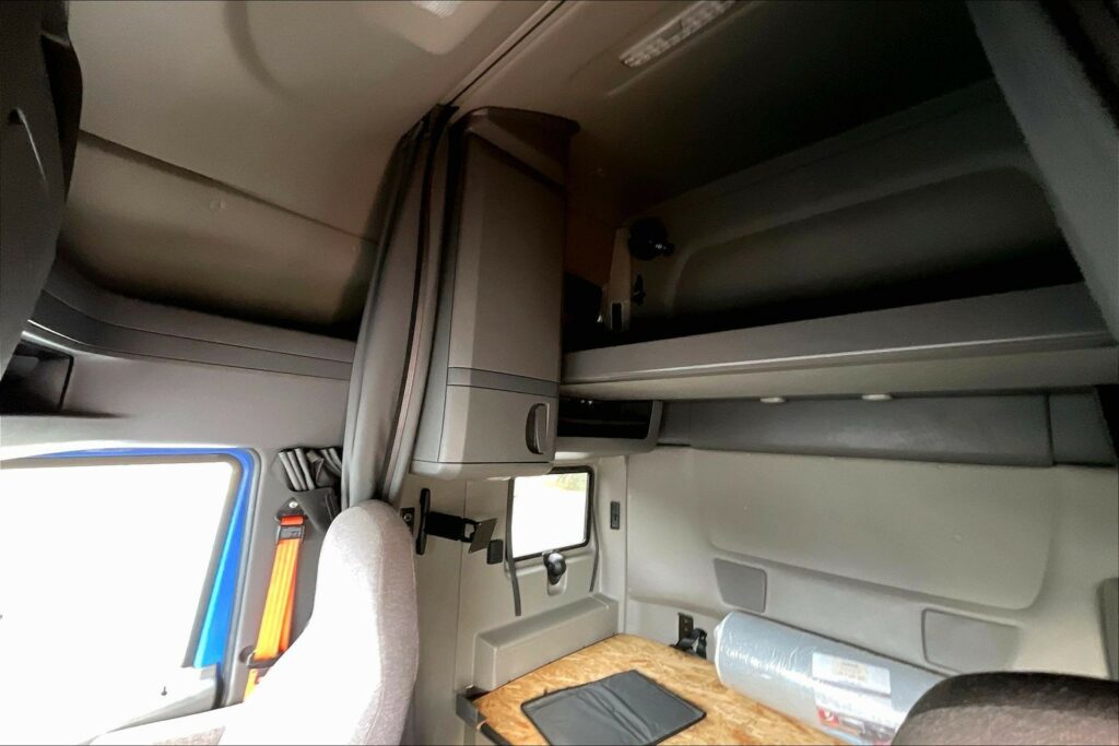 2022 INT LT625 6×4 Sleeper