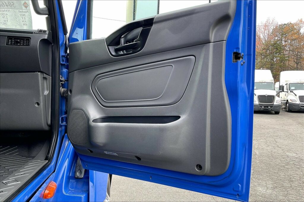 2022 INT LT625 6×4 Sleeper