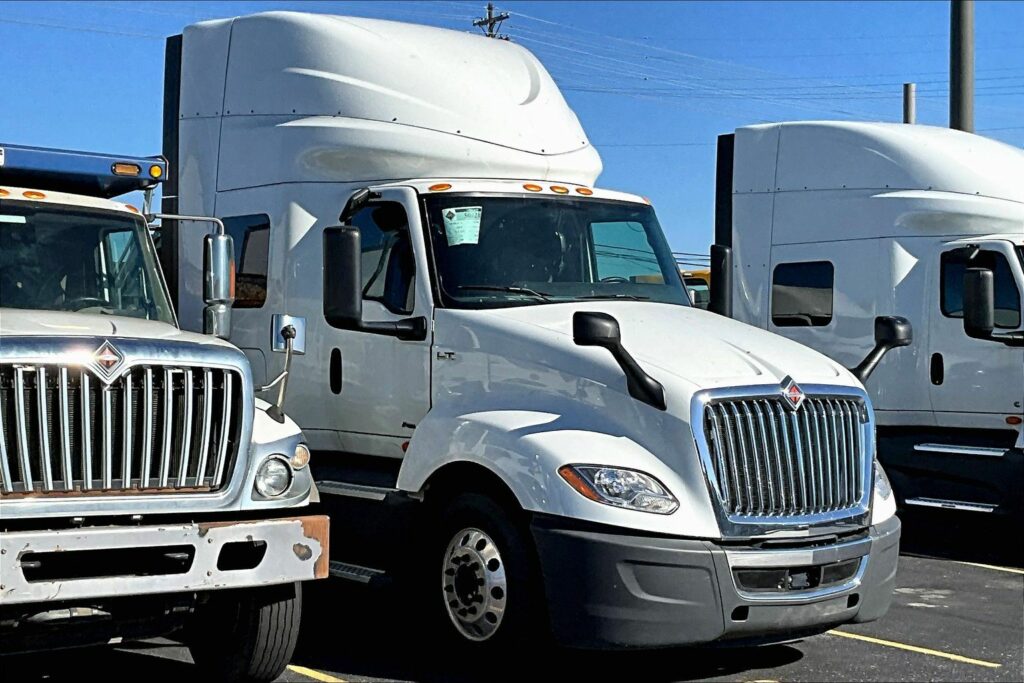 2022 INT LT625 6×4 Sleeper