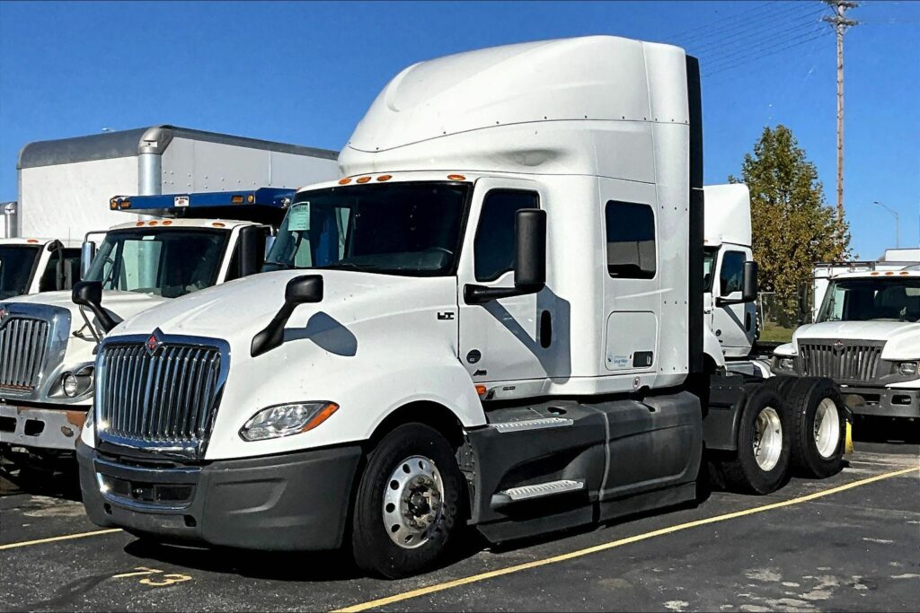 2022 INT LT625 6×4 Sleeper