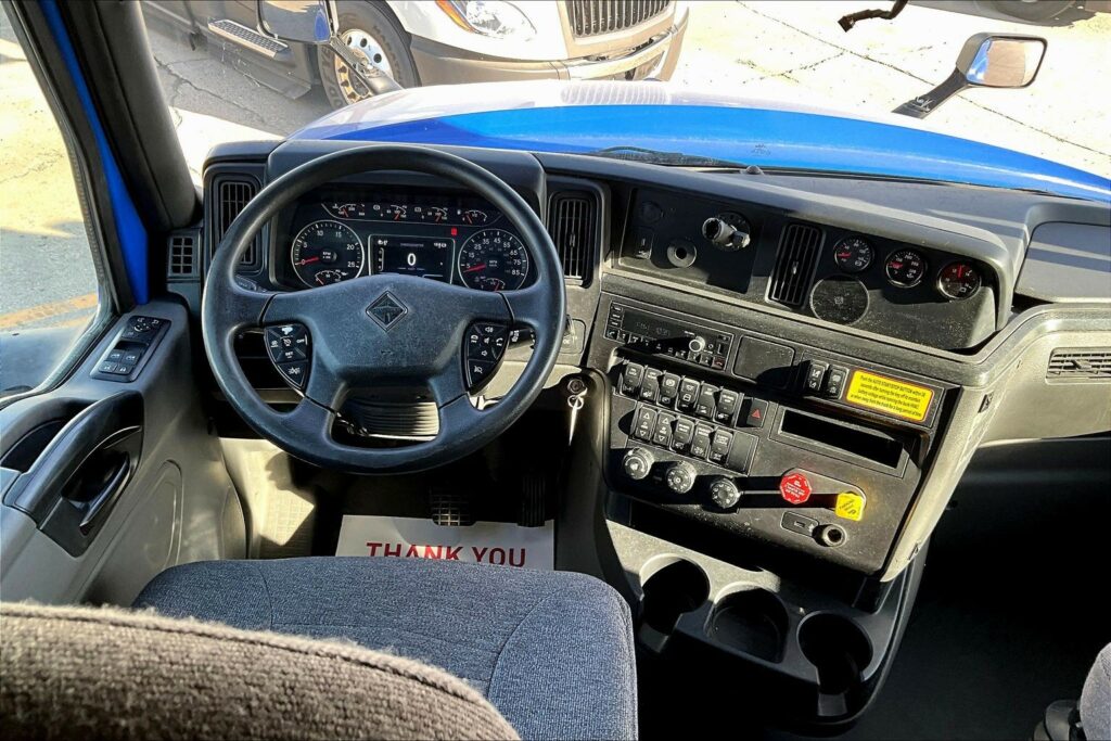 2022 INT LT625 6×4 Sleeper