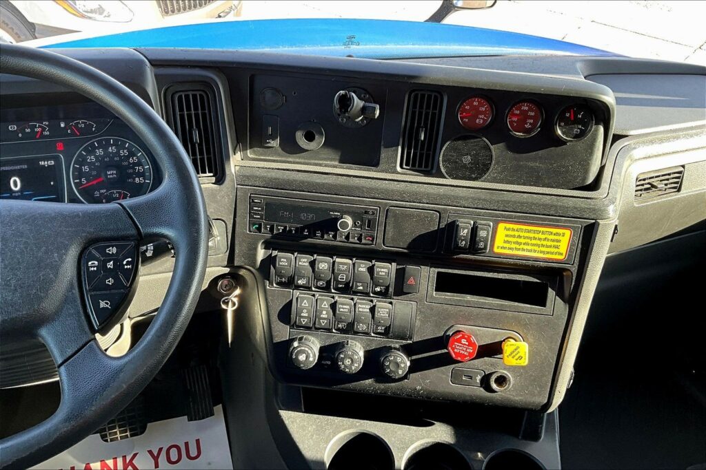 2022 INT LT625 6×4 Sleeper