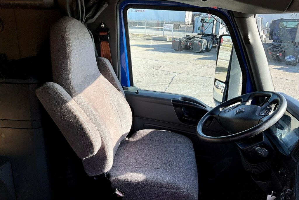 2022 INT LT625 6×4 Sleeper