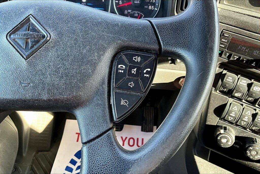 2022 INT LT625 6×4 Sleeper