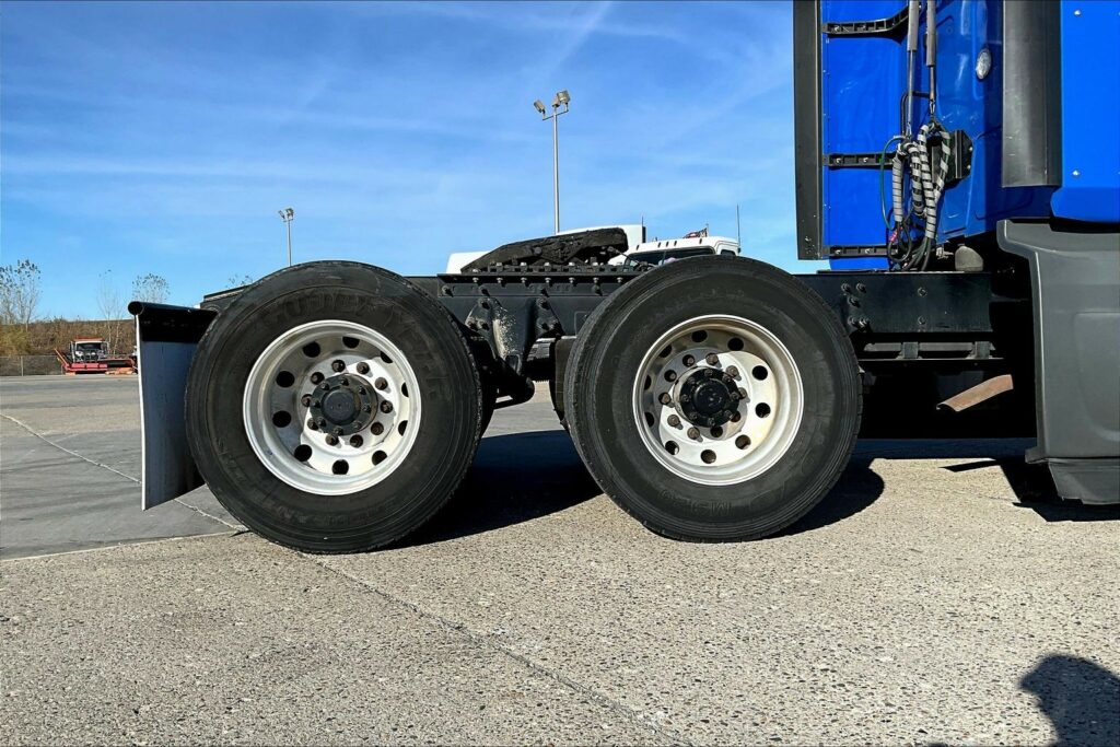 2022 INT LT625 6×4 Sleeper