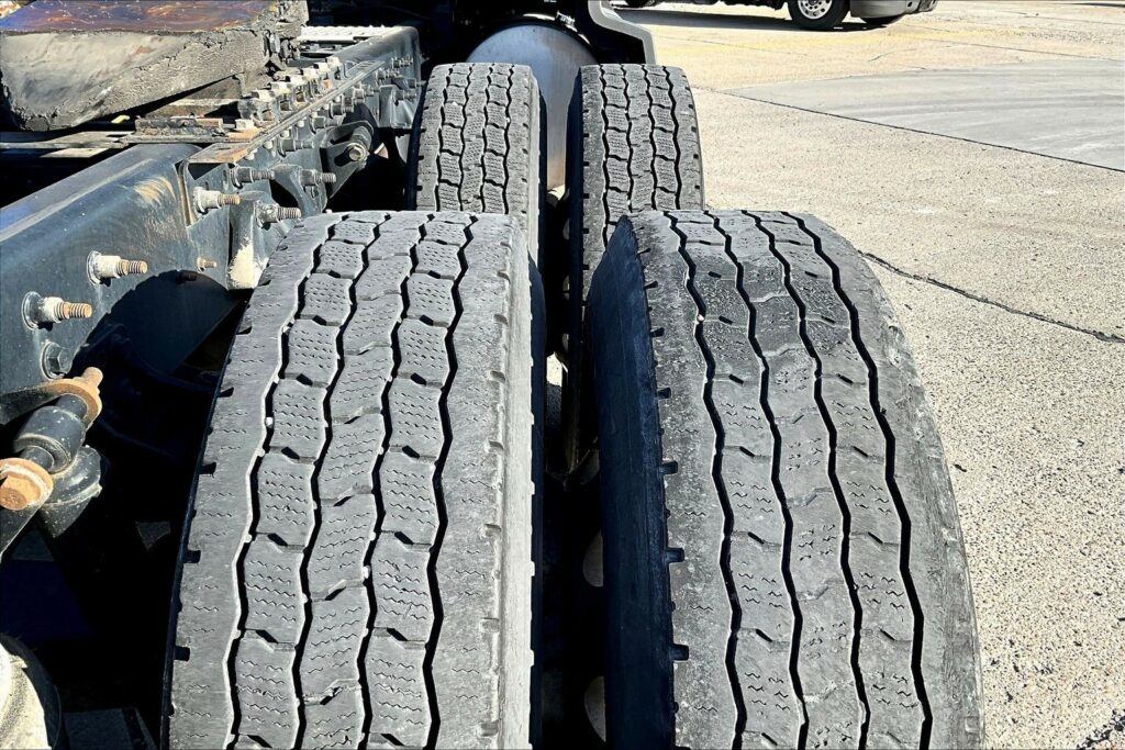 2022 INT LT625 6×4 Sleeper