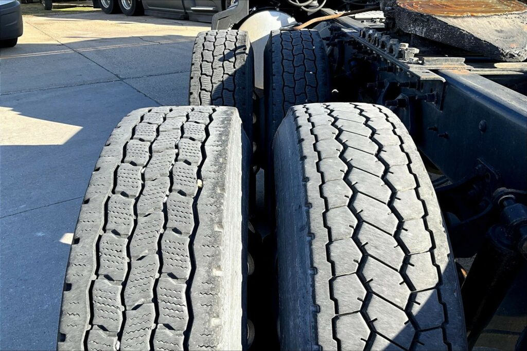 2022 INT LT625 6×4 Sleeper