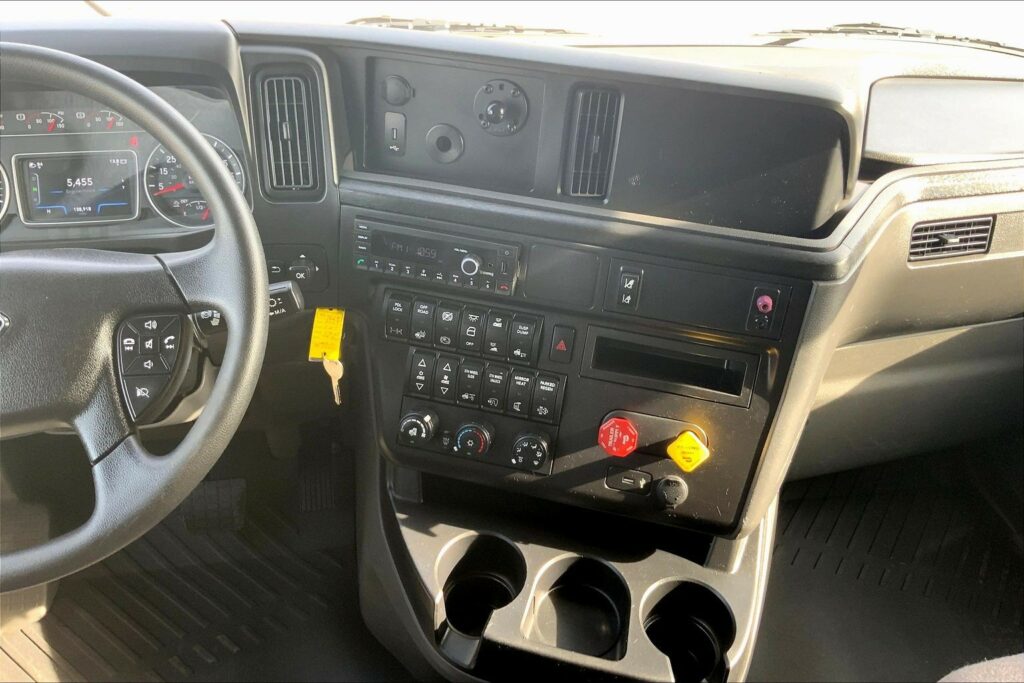 2023 INT LT625 6X4 Sleeper