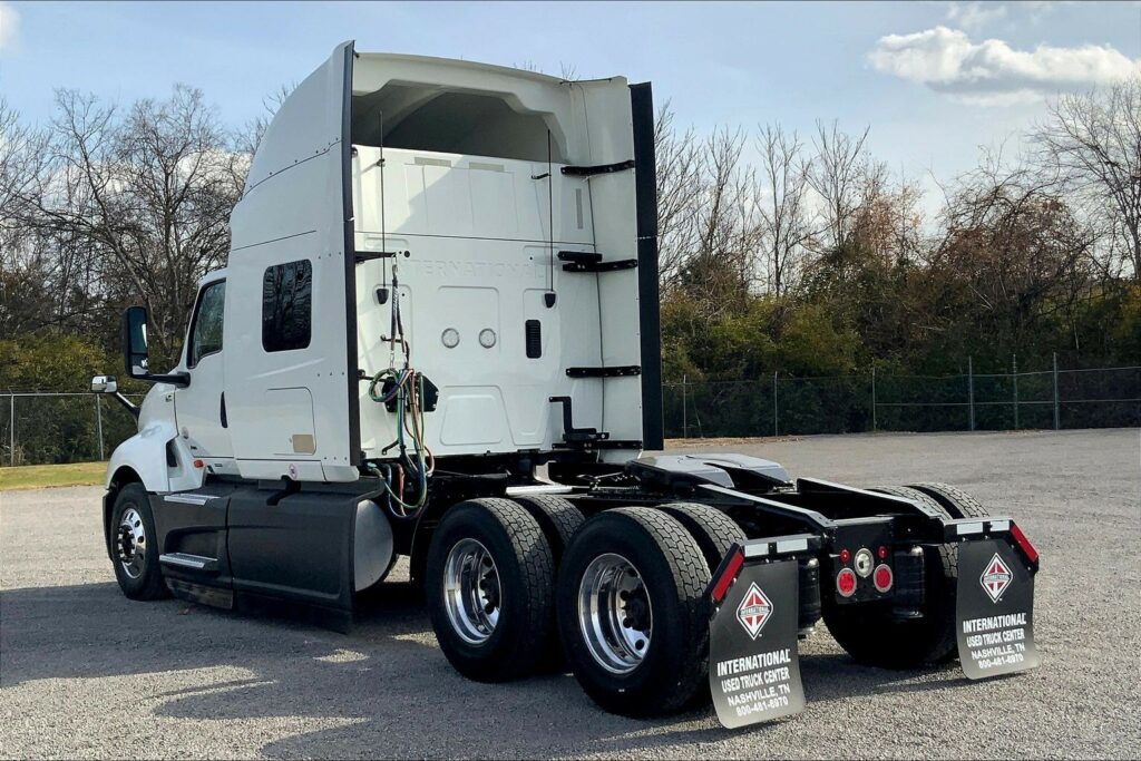 2023 INT LT625 6X4 Sleeper