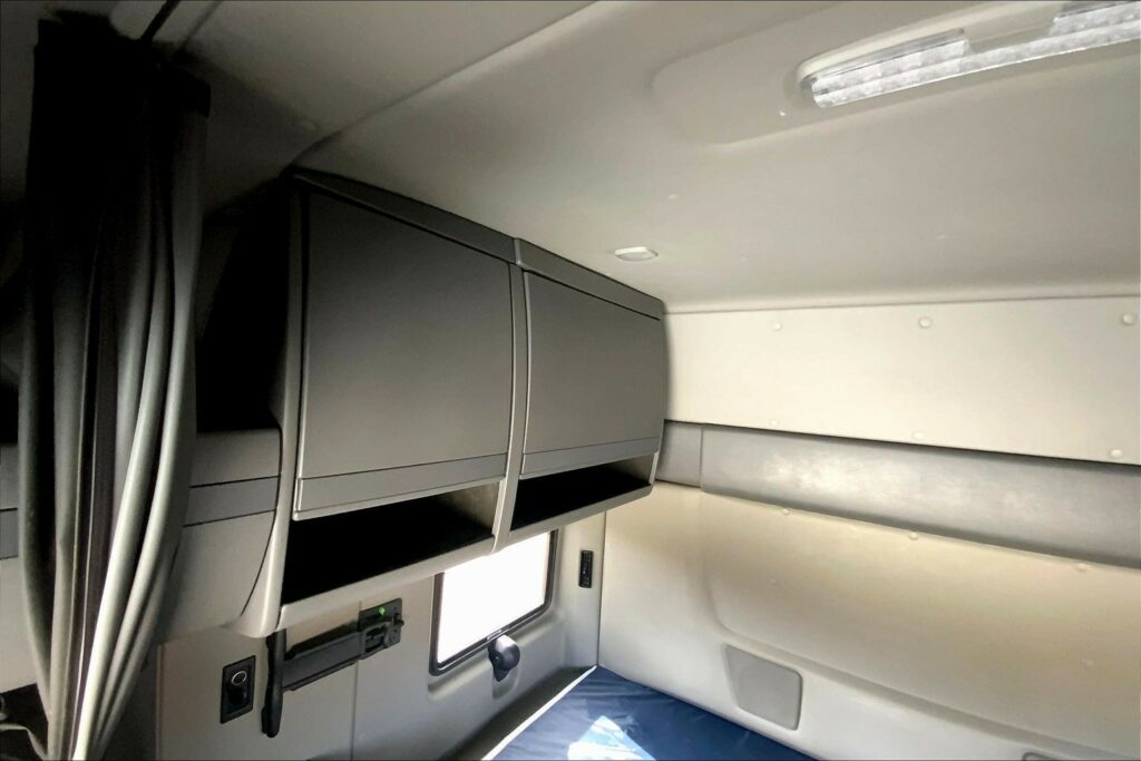 2023 INT LT625 6X4 Sleeper