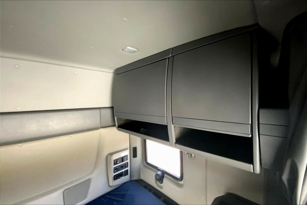 2023 INT LT625 6X4 Sleeper