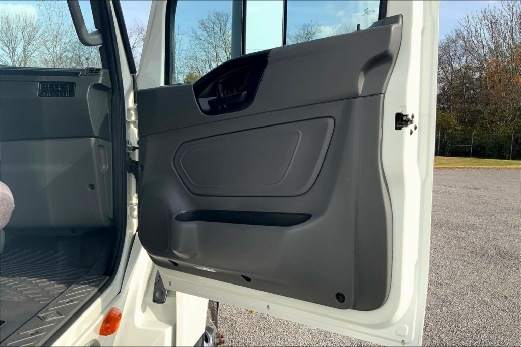 2023 INT LT625 6X4 Sleeper