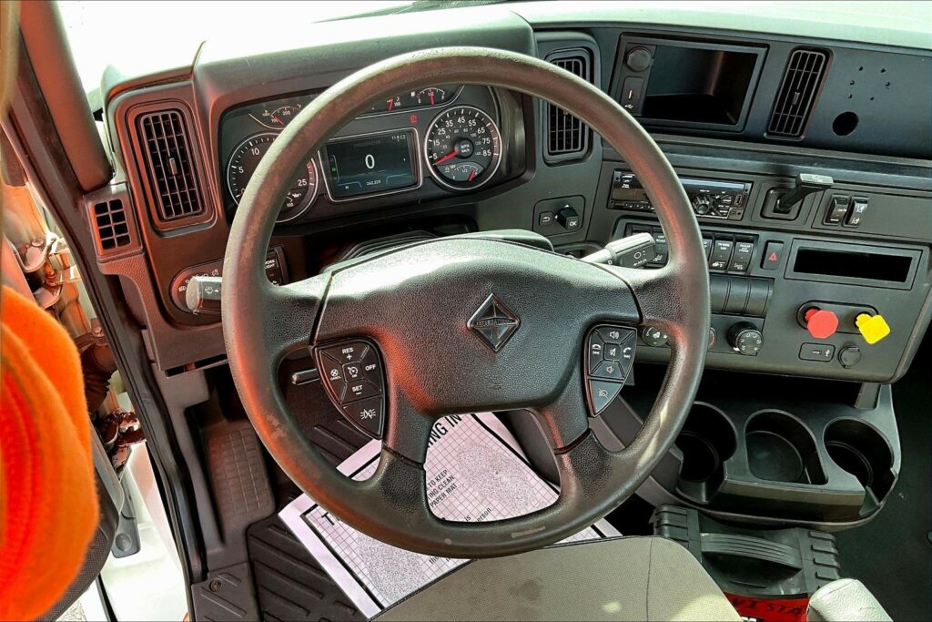 2019 INT LT625 6×4 Day Cab