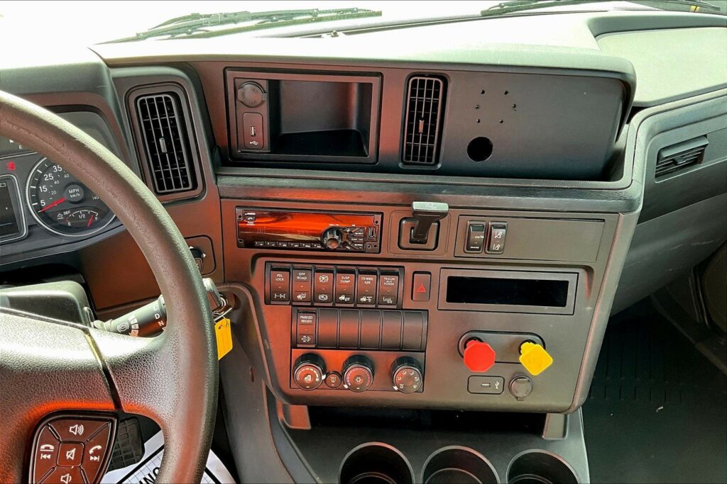 2019 INT LT625 6×4 Day Cab