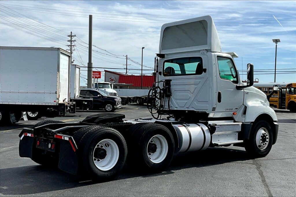 2019 INT LT625 6×4 Day Cab