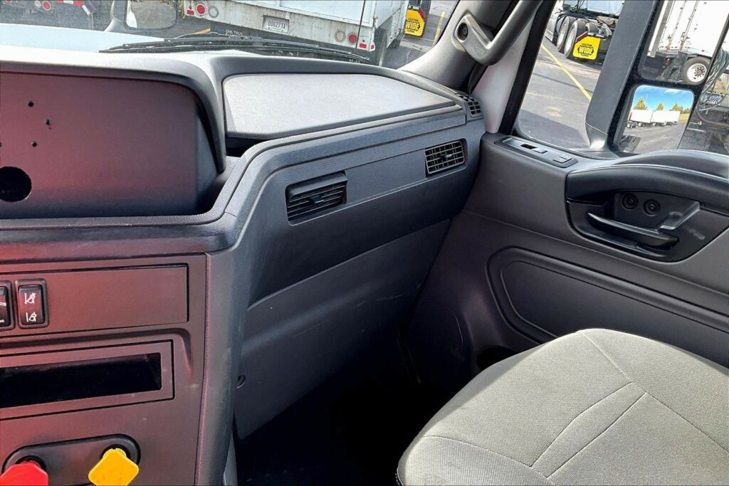 2019 INT LT625 6×4 Day Cab