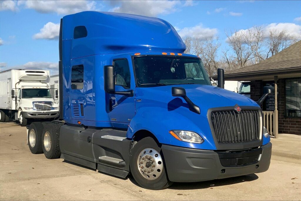 2022 INT LT625 6×4 Sleeper
