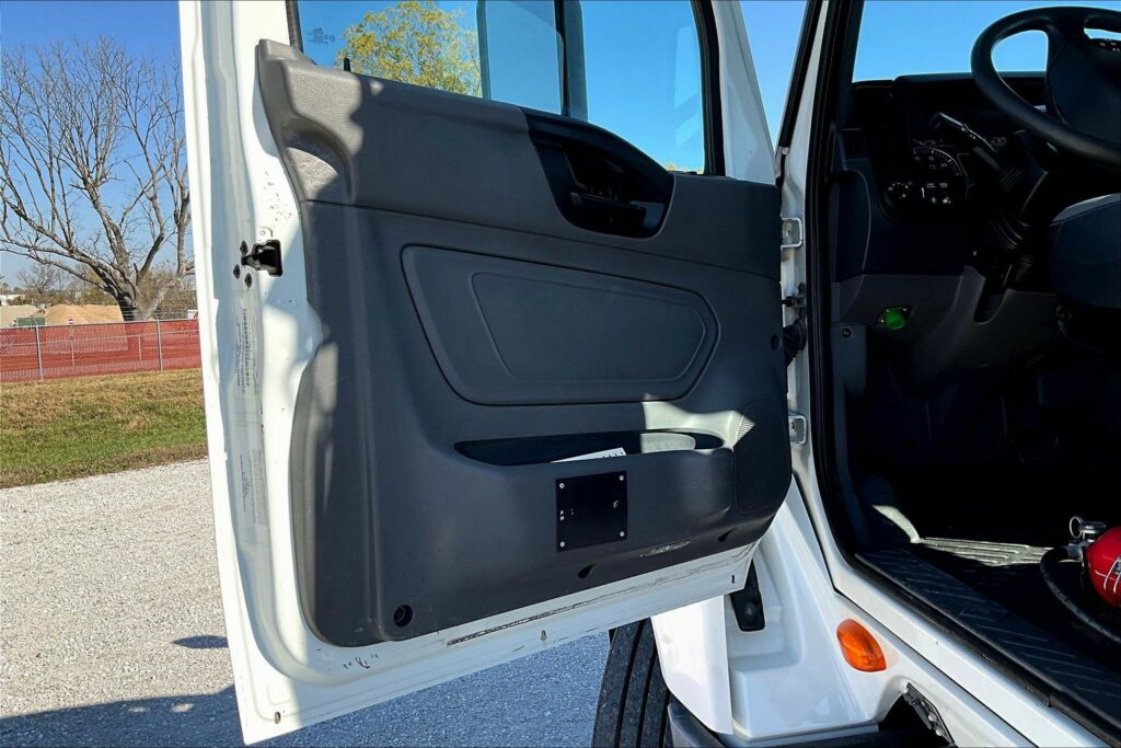2019 INT LT625 6×4 Day Cab