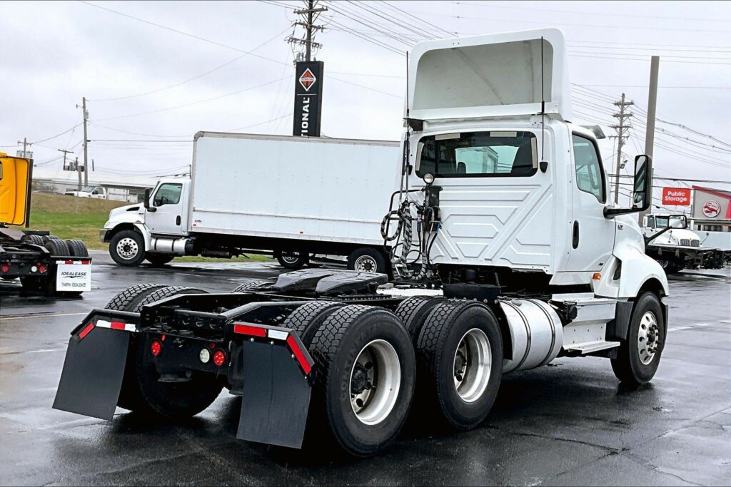 2019 INT LT625 6×4 Day Cab