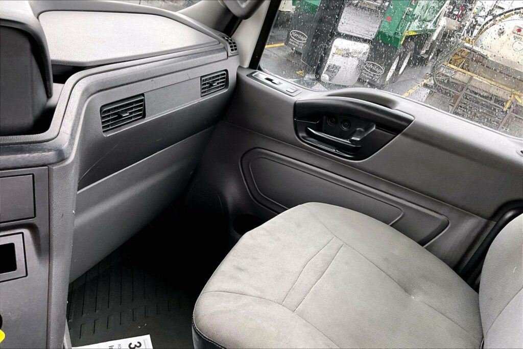 2019 INT LT625 6×4 Day Cab