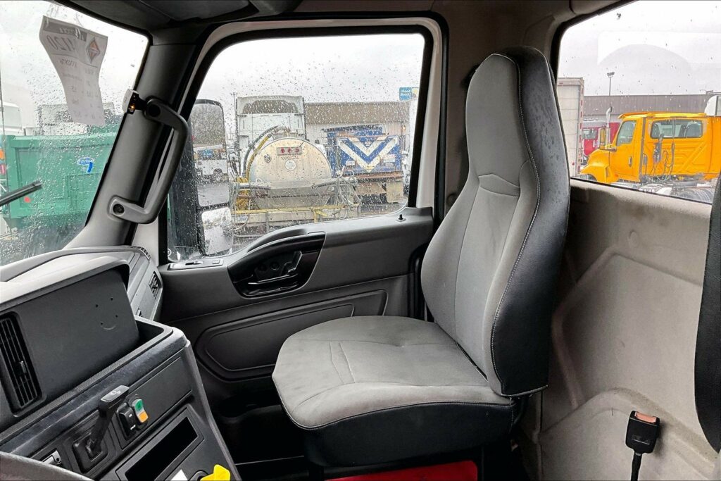 2019 INT LT625 6×4 Day Cab