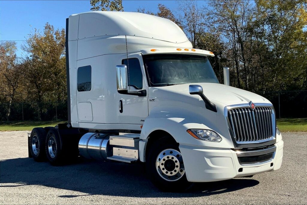 2023 INT LT625 6×4 Sleeper