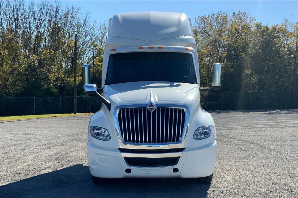 2023 INT LT625 6×4 Sleeper