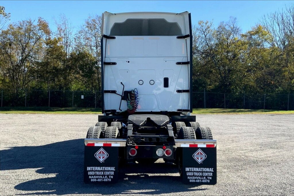 2023 INT LT625 6×4 Sleeper