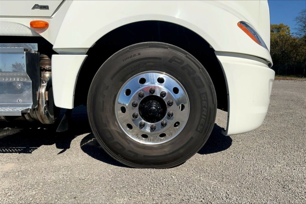 2023 INT LT625 6×4 Sleeper