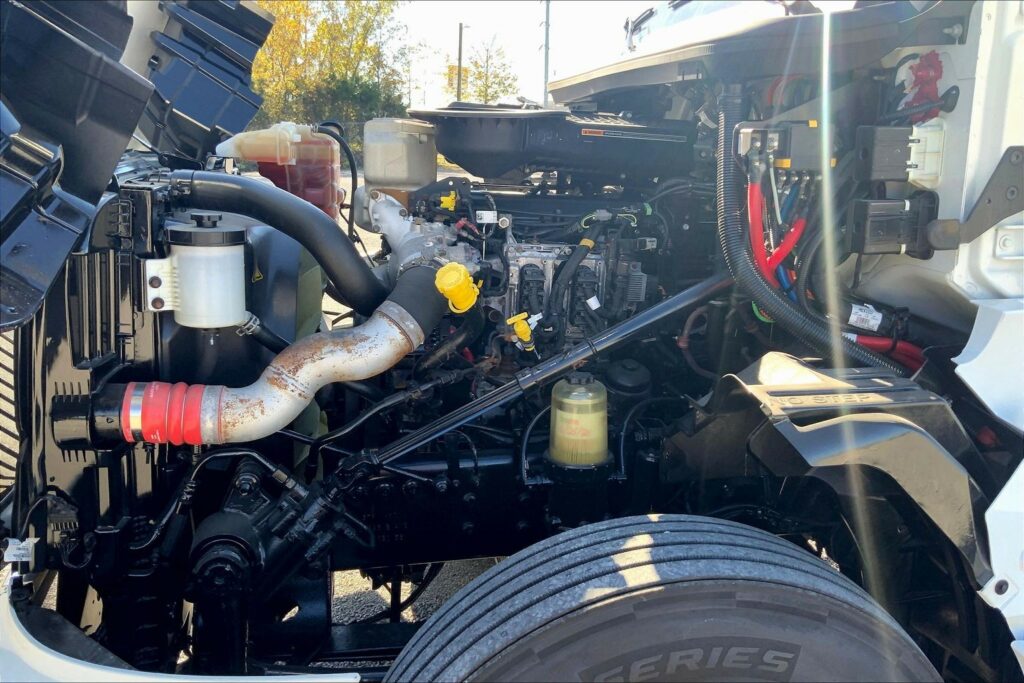 2023 INT LT625 6×4 Sleeper