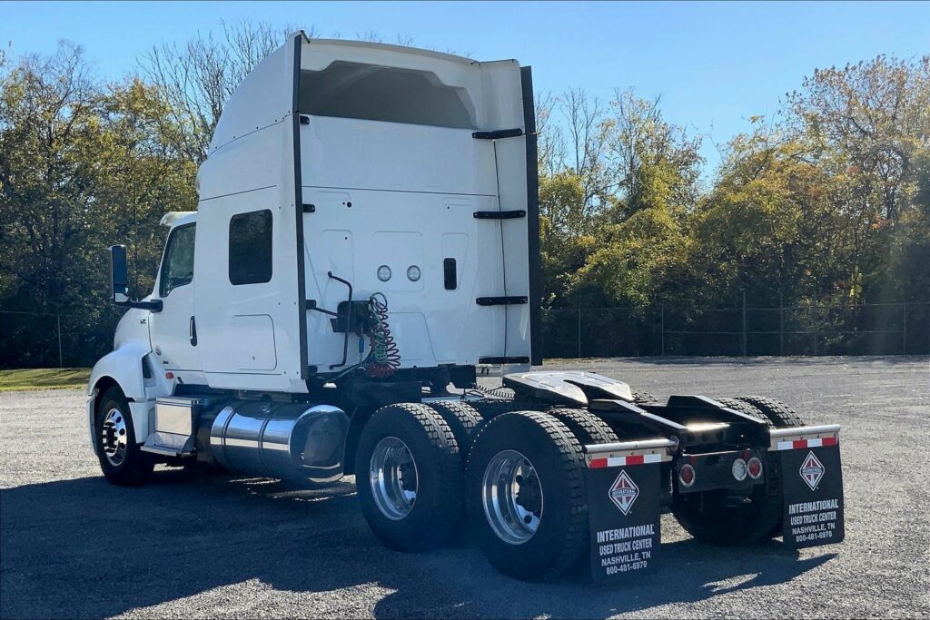 2023 INT LT625 6×4 Sleeper