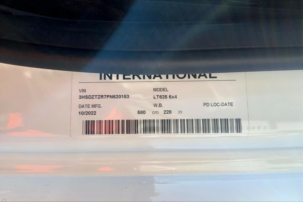 2023 INT LT625 6×4 Sleeper