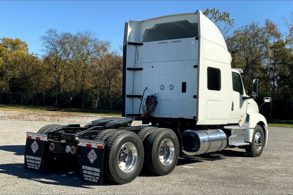 2023 INT LT625 6×4 Sleeper